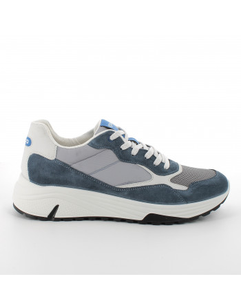 Stringata Uomo IGI&CO 3630722 in Camoscio Azzurro modello casual. calzature comode per tutte le Occasioni. Primavera-Estate 2023