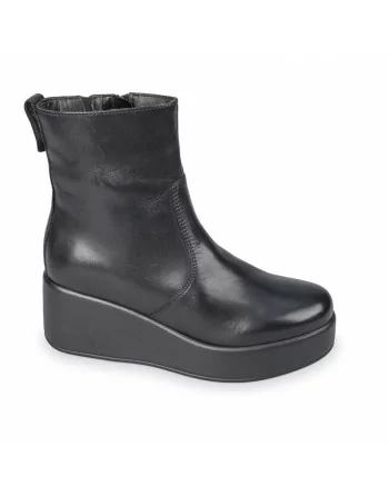 Stivaletti Donna Valleverde 16541 in Pelle Nero modello casual. Calzature comode. Autunno Inverno