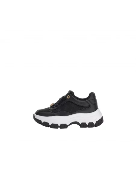 Sneakers Guess FLFBRTEL12 in nero con suola platform per un look urbano e moderno.